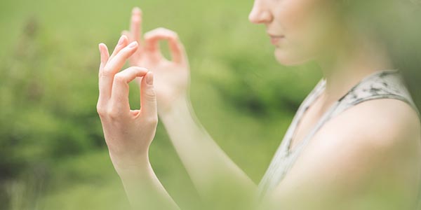 meditierende Person - Persönlichkeitsentwicklung